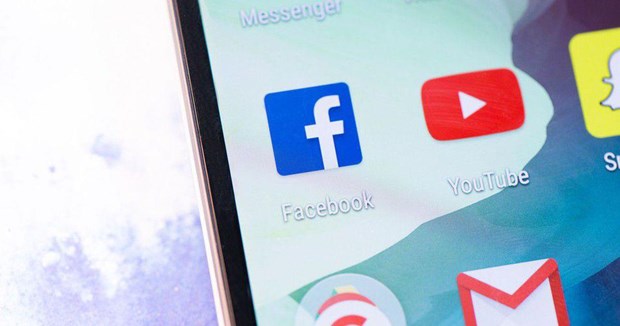 Facebook, YouTube no luc chong lai nhung noi dung giat gan ve suc khoe hinh anh 1