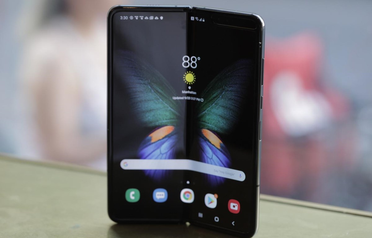 Điện thoại thông minh màn hình gập Galaxy Fold. (Nguồn: TechCrunch)